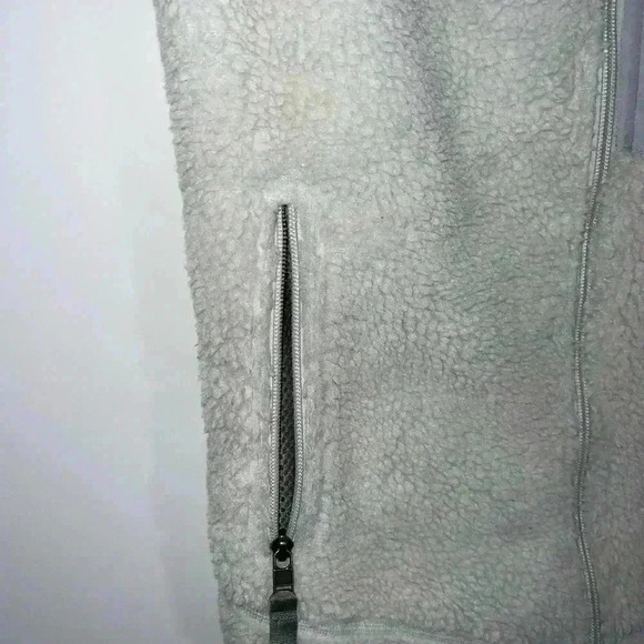 Patagonia® Worn Wear W's Classic Retro-X® Vest xs - Picture 8 of 12